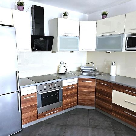Mieszkanie 6-Osobowe Krakow Przy Plywajacych Basenach Zakrzowek Exterior photo